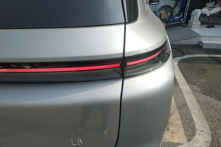 理想汽车 理想L8 2023款 Pro车身外观9