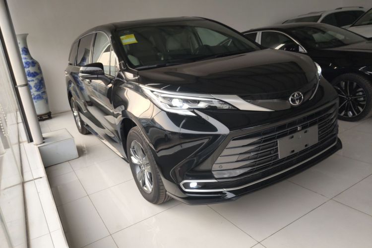 丰田 赛那SIENNA 2026款 2.5L 双擎四驱尊贵版车身外观3