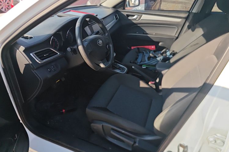 奔腾B30 2016款 1.6L 自动十周年纪念版中控内饰19