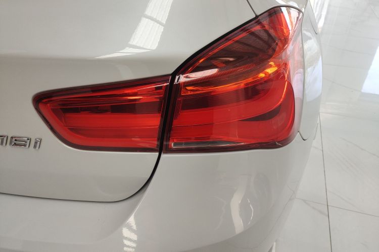 宝马1系(进口) 2018款 118i 领先型车身外观6006