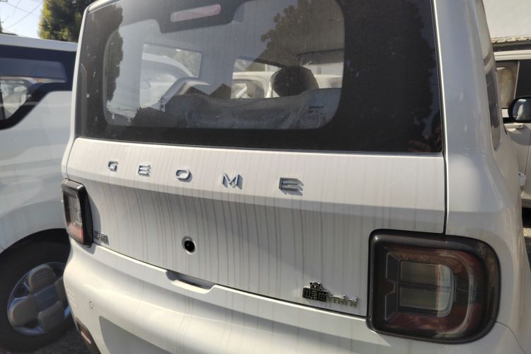 吉利银河 2024款 熊猫mini 200km 耐力熊车身外观6