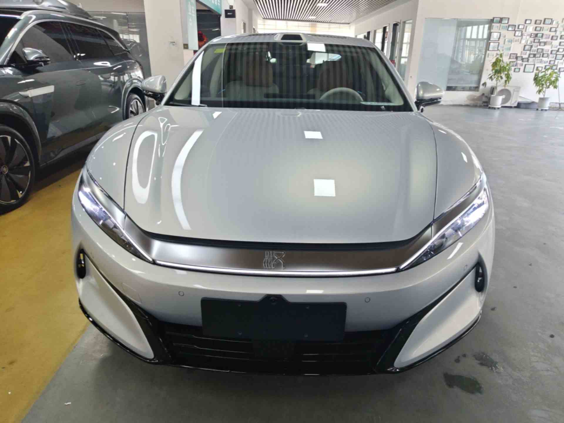 比亚迪 汉L 2025款 EV 701KM激光雷达尊享型(1)
