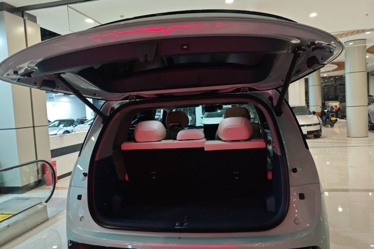 极氪MIX 2025款 智驾版机舱底盘23