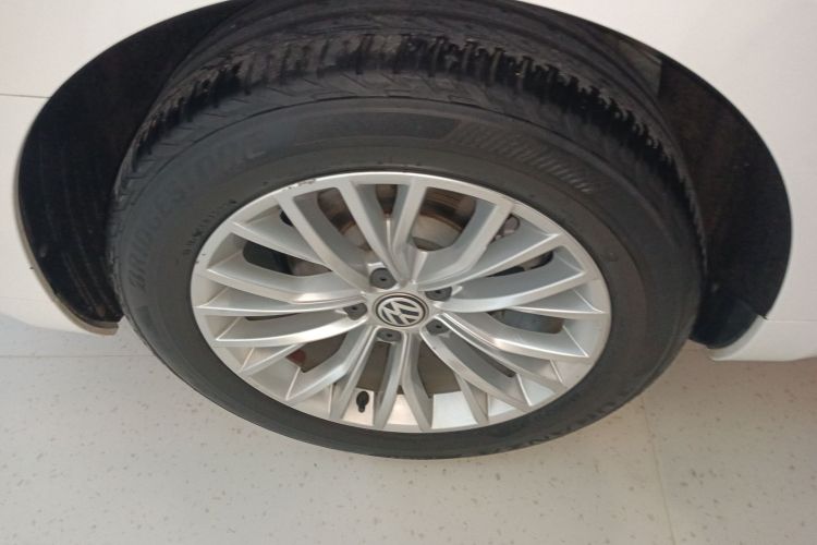 一汽-大众CC 2019款 330TSI 魅颜版 国VI车身外观6008