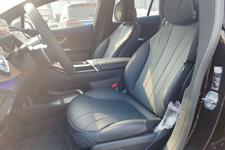 奔驰EQE 2025款 500 4MATIC 先锋版局部细节19
