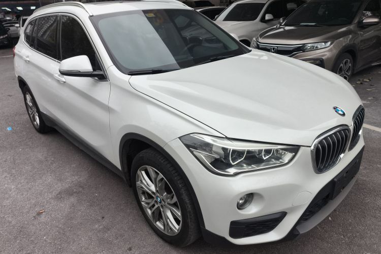 宝马X1 2019款 sDrive20Li 领先型车身外观6002