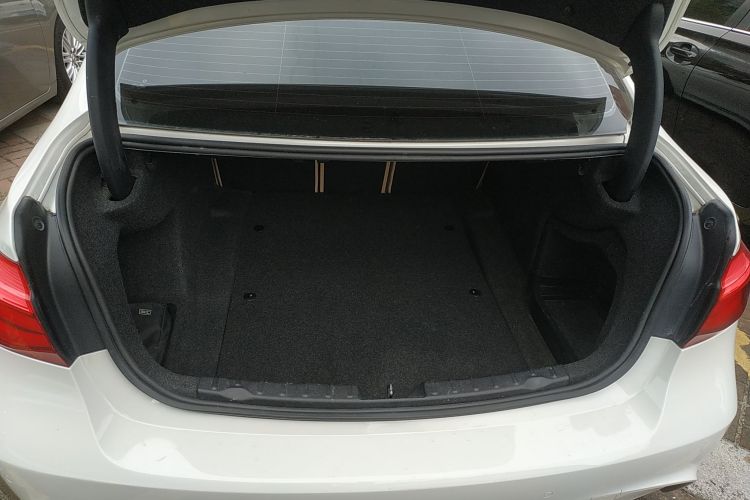 宝马3系 2017款 320Li M运动型机舱底盘23