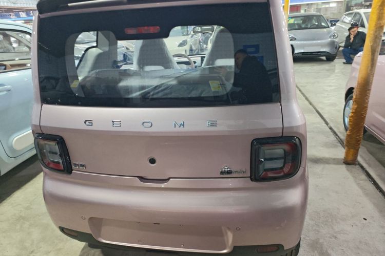 吉利银河 熊猫 2025款 210km 元气熊车身外观6