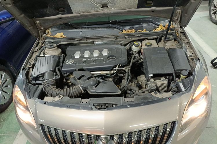 别克 君威 2014款 2.0L 精英时尚型机舱底盘24