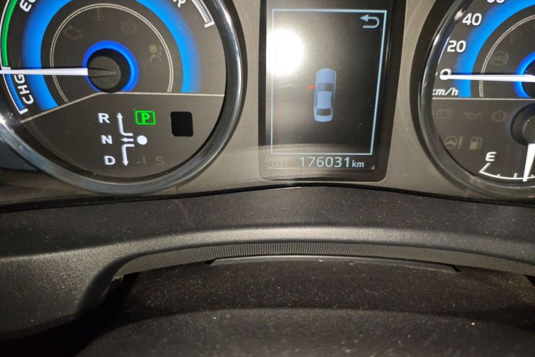 丰田 卡罗拉 2016款 双擎 1.8L E-CVT精英版中控内饰15