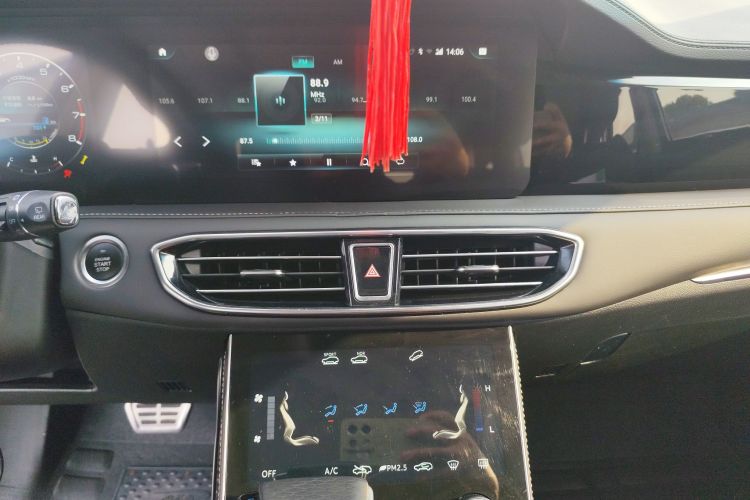 捷途X90 2020款 1.6T DCT影尊版 7座中控内饰16