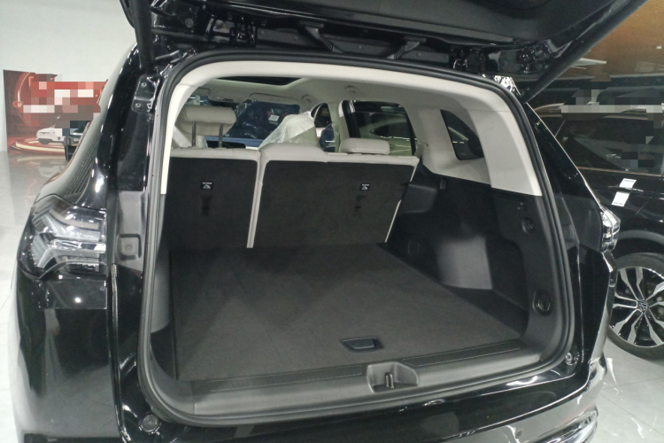 别克 2025款 昂科威Plus 四驱Avenir艾维亚机舱底盘23