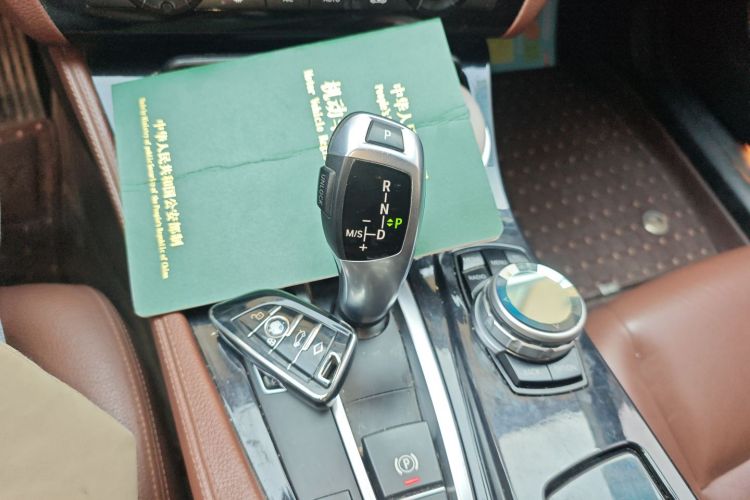 宝马5系 2017款 520Li 典雅型中控内饰18