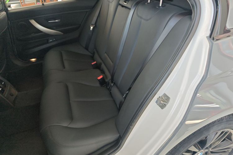 宝马3系 2016款 320Li 进取型中控内饰21