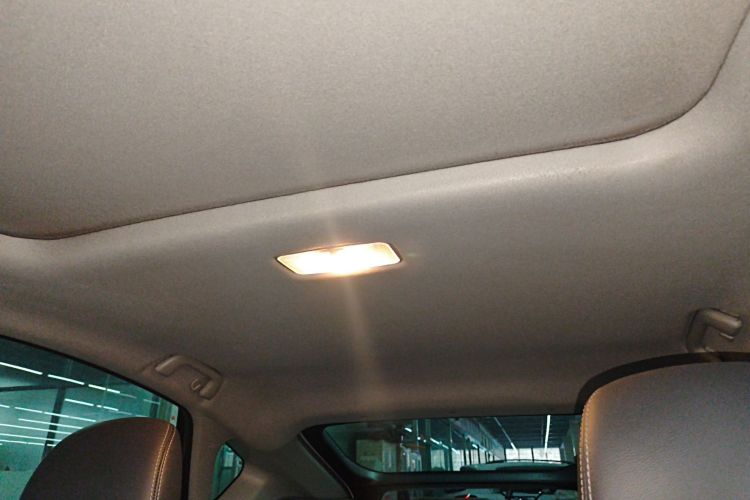 丰田 普锐斯 2012款 1.8L 豪华先进版局部细节22