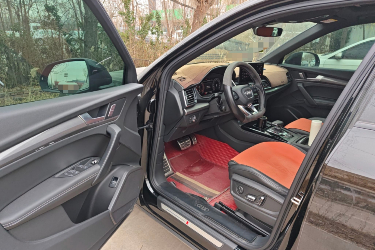 奥迪Q5L 2023款 40T 豪华动感型中控内饰20