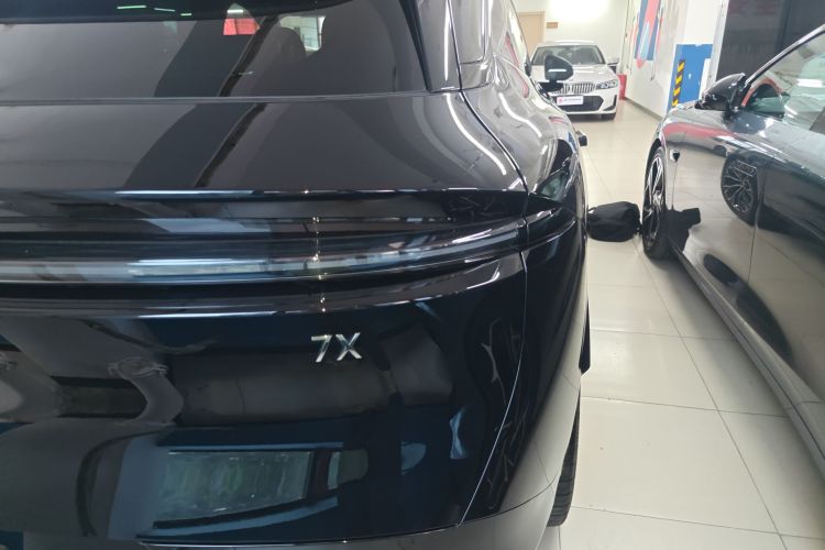 极氪7X 2025款 75kWh 后驱智驾版车身外观6006