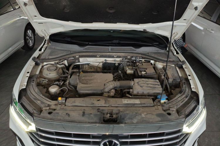 大众 朗逸 2023款 1.5L 自动得逸版机舱底盘24