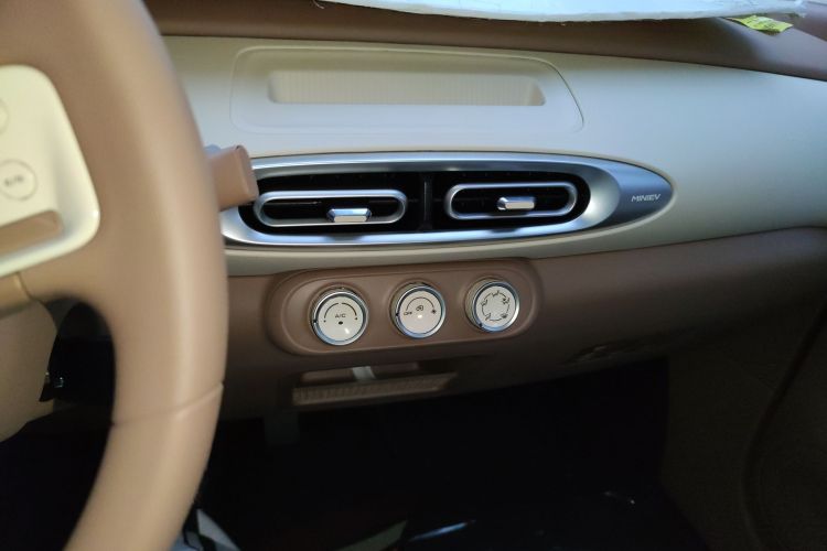 五菱汽车 宏光MINIEV 2025款 四门版 进阶款中控内饰16