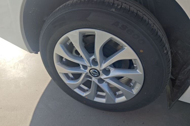 日产 轩逸 2024款 改款二 经典 1.6XL CVT豪华版车身外观6008