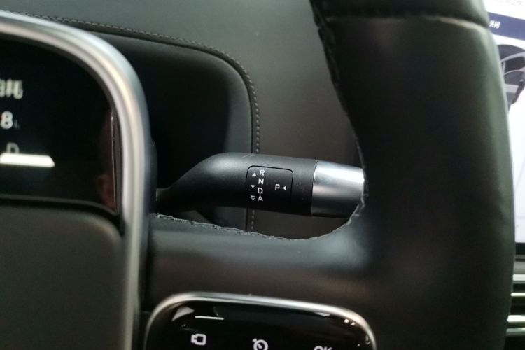 理想汽车 理想L9 2022款 Max中控内饰18