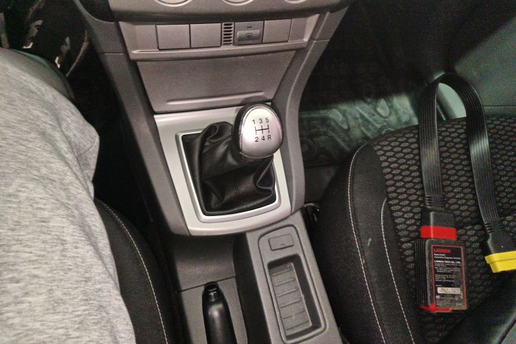 福特 福克斯 2013款 两厢经典 1.8L 手动基本型局部细节18