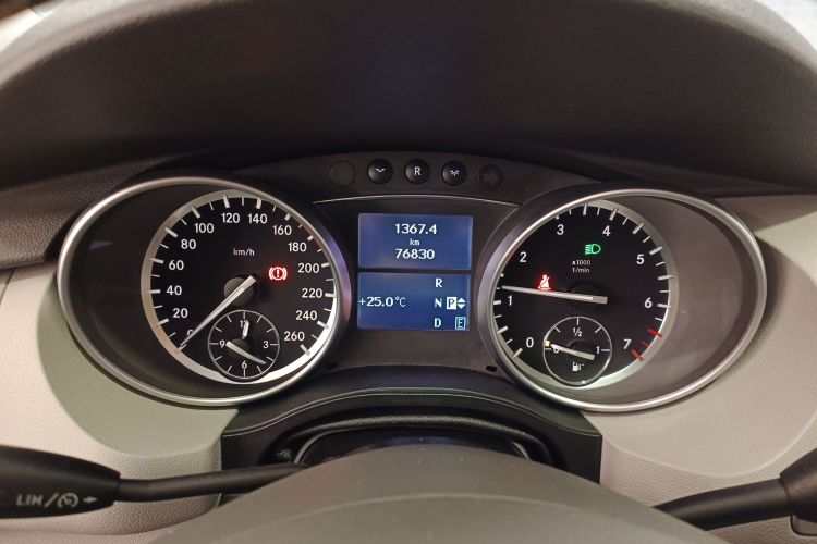 奔驰R级 2014款 R 320 4MATIC 商务型中控内饰14
