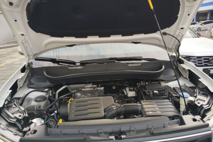 大众 途铠 2021款 1.5L 自动舒适版机舱底盘24