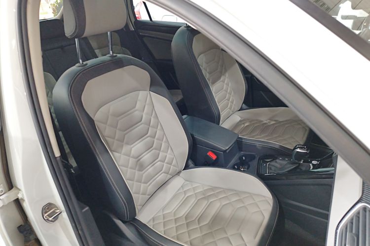 大众 探岳 2023款 300TSI 两驱豪华Plus进阶版局部细节41