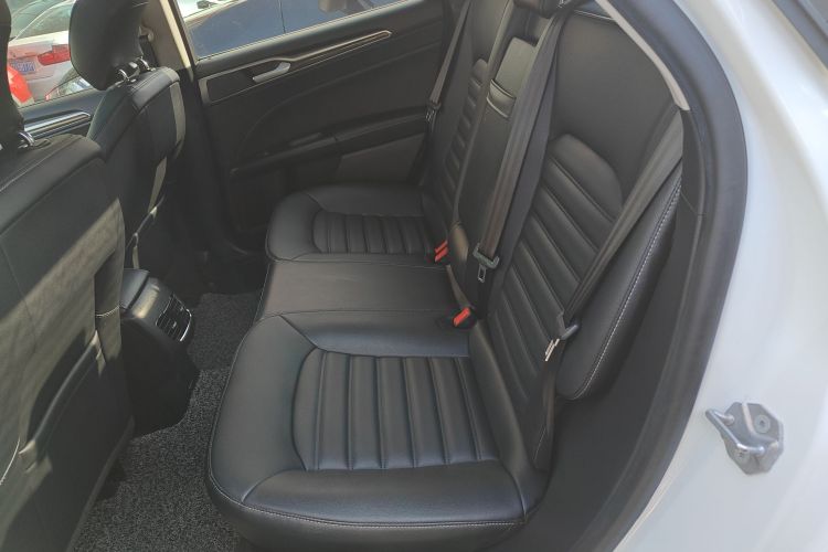 福特 蒙迪欧 2020款 EcoBoost 180 时尚型中控内饰7004