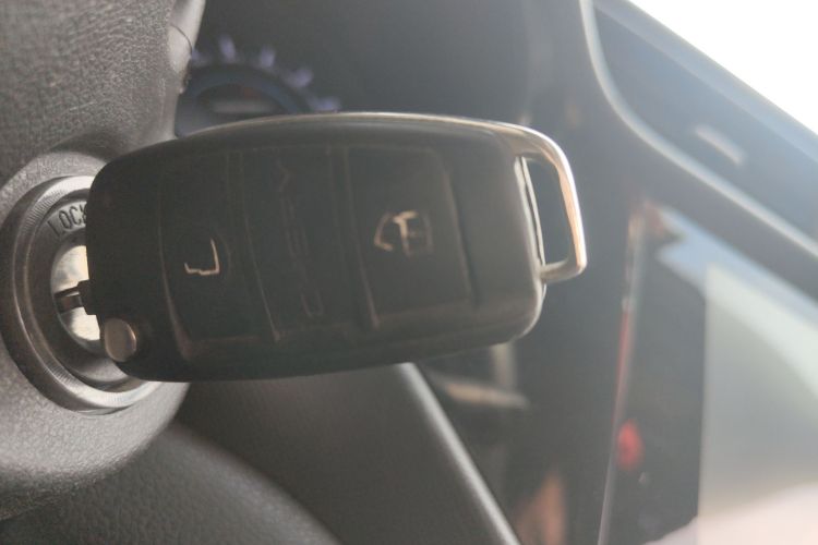 奇瑞 瑞虎3 2016款 1.6L 手动智尚版中控内饰11