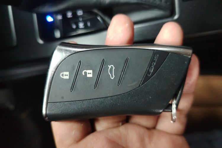 雷克萨斯ES 2021款 200 豪华版中控内饰11