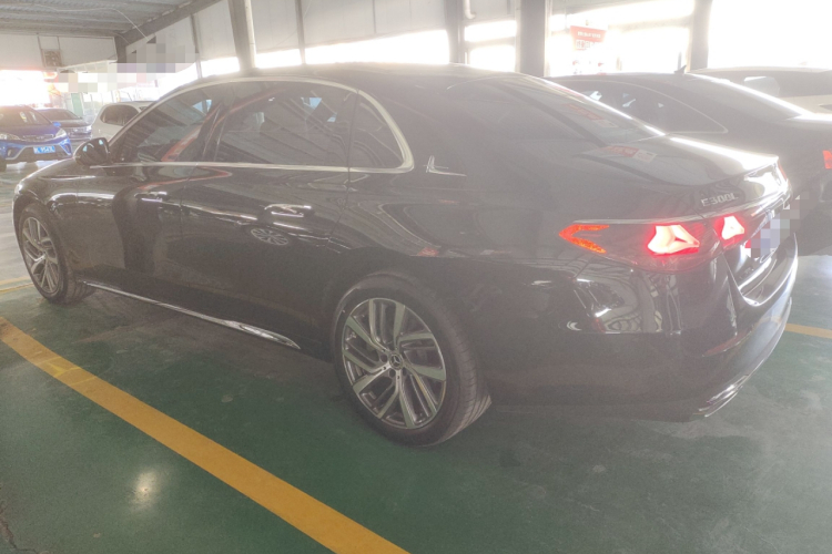 奔驰E级 2024款 改款 E 300 L 时尚型车身外观6003