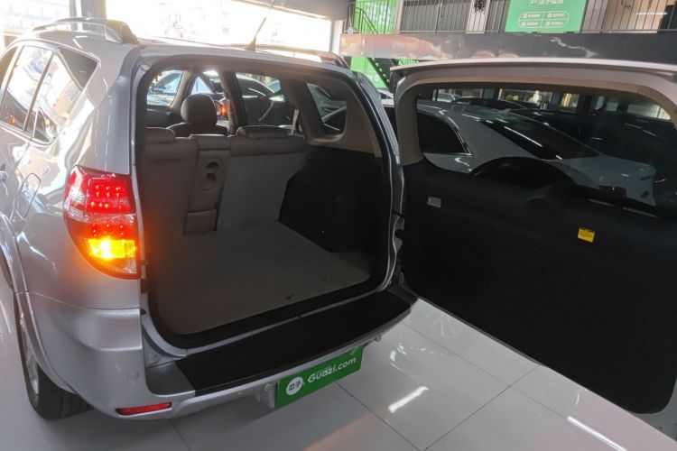 丰田 RAV4荣放 2011款 2.0L 自动豪华版机舱底盘23