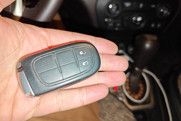 Jeep 自由光 2016款 2.0L 优越版中控内饰7001