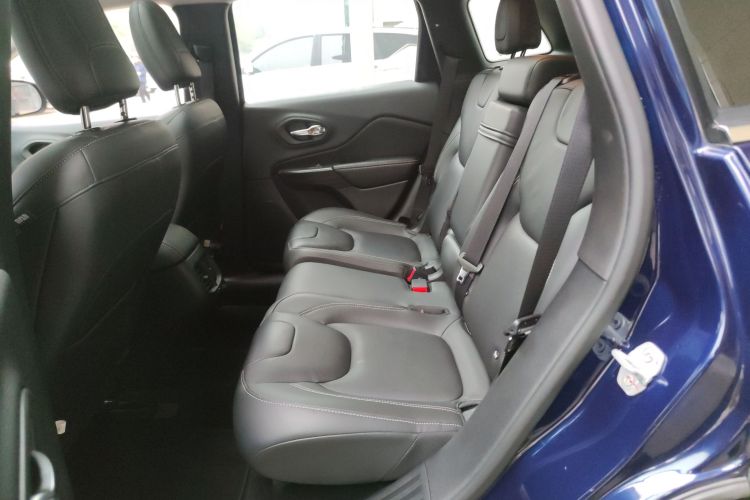 Jeep 自由光 2017款 2.0L 优越版中控内饰21