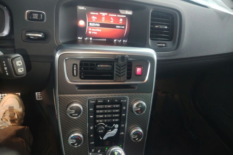 沃尔沃V60 2017款 2.0T Polestar中控内饰16