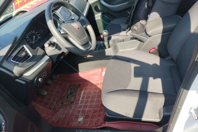 荣威360 2017款 1.5L 手动智屏版中控内饰19