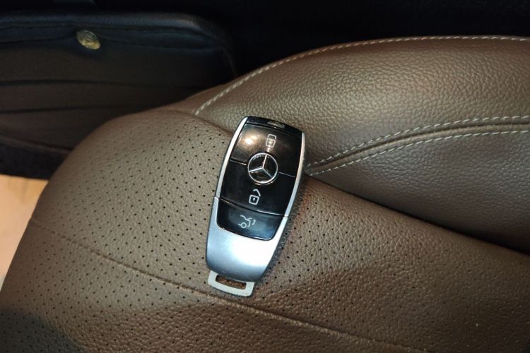 奔驰E级(进口) 2019款 E 200 运动型 4MATIC中控内饰7001