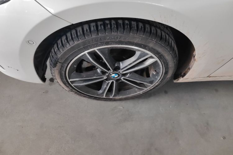 宝马1系 2019款 118i 时尚型车身外观35