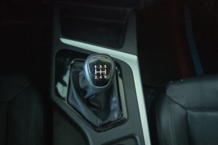 东南DX5 2019款 1.5L 手动豪华型中控内饰18