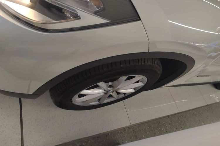 宝马X1 2018款 sDrive18Li 时尚型车身外观6007