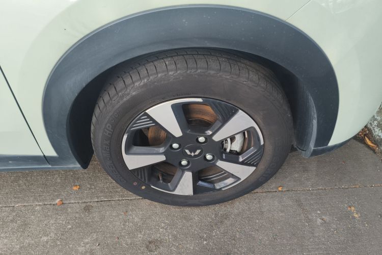 五菱汽车 五菱缤果PLUS 2024款 330km 五座版车身外观6007