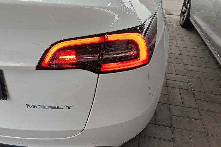 特斯拉 Model Y 2023款 后轮驱动版车身外观6001