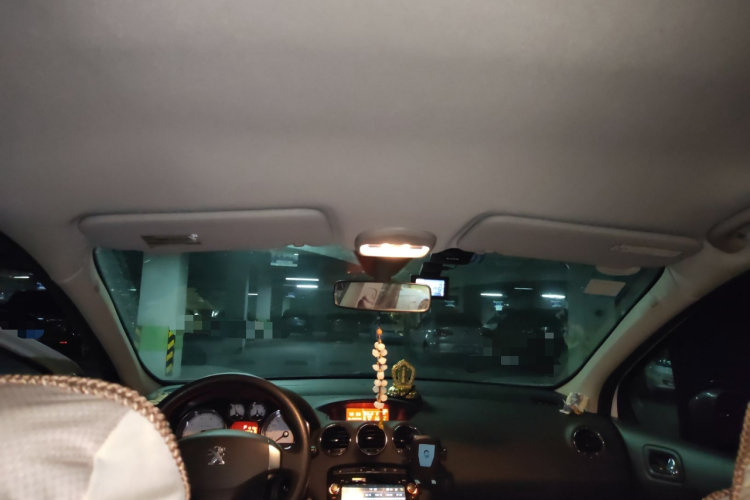 标致408 2013款 2.0L 自动舒适版中控内饰22