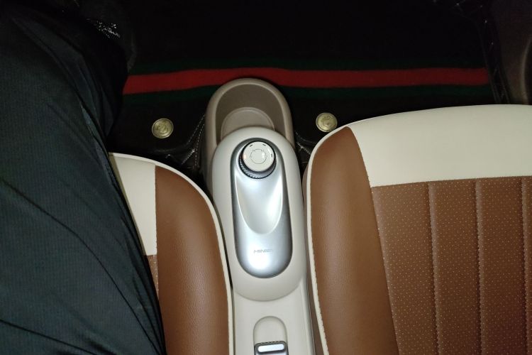 五菱汽车 宏光MINIEV 2025款 四门版 臻享款中控内饰18