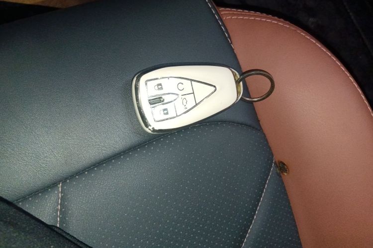 长安 逸动 2023款 畅享版 PLUS 蓝鲸NE 1.4T GDI DCT尊贵版中控内饰11