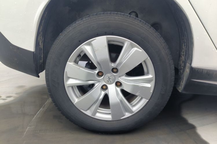 标致2008 2014款 1.6L 自动时尚版车身外观6008