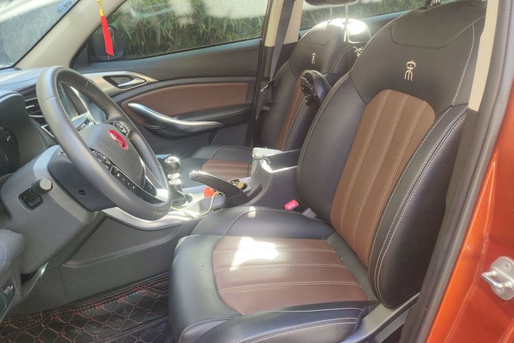 比亚迪 宋 2017款 盖世升级版 1.5TI 手动精英型中控内饰19