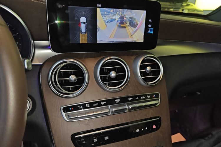 奔驰GLC 2022款 改款二 GLC 260 L 4MATIC 豪华型中控内饰16